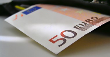 Stire din Economie : Curs BNR: 4,4587 lei/euro