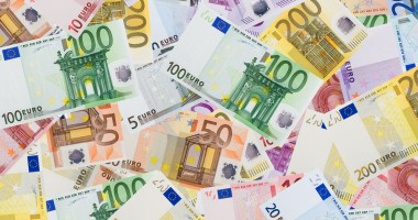 Stire din Politică-Administrație : Ce transmite Guvernul după întâlnirea Comitetului interministerial pentru trecerea la euro