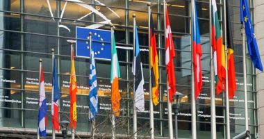 Eurodeputaţii au adoptat reguli mai stricte privind publicitatea politică