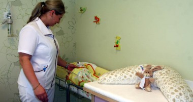 Stire din Sănătate : Ce învață viitoarele mămici din cursurile gratuite de la Euromaterna