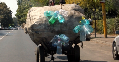 Stire din Economie : Europa vrea să scape de invazia deșeurilor din plastic.Dar municipiul Constanța?