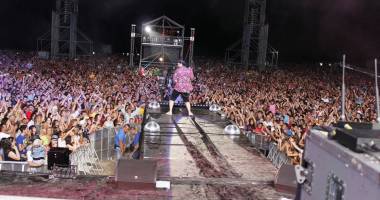 Stire din Social : CFR Călători. Invitații la concertul Europa FM - "Live pe plajă"