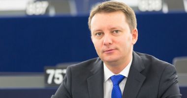 Stire din Politică-Administrație : Liberalul Siegfried Mureșan, vicepreședinte al Partidului Popular European