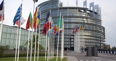 Stire din Politică-Administrație : Cum va arăta Parlamentul UE: PPE - 212 mandate, socialiștii - 186, iar extremiștii - aproape 140