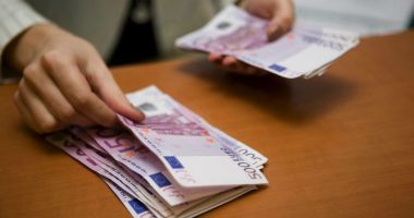 Stire din Economie : Prăbușirea leului, de neoprit! Euro a doborât un nou record
