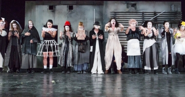 Stire din Cultură-Educație : Teatrul de Stat Constanța  începe stagiunea  cu Eutopia. "Nu este  un spectacol dedicat minorilor"