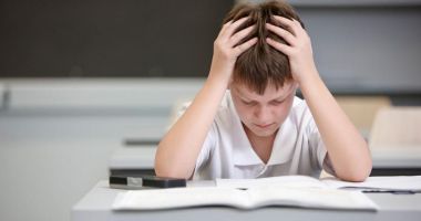Stire din Cultură-Educație : Evaluările la clasele mici, criticate de profesori și părinți: „Devin inutile”