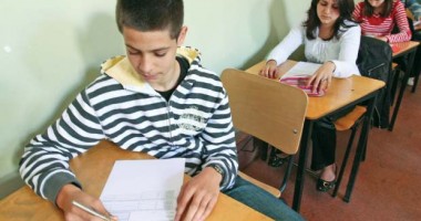 Stire din Cultură-Educație : Evaluarea Națională 2014 / Vezi aici SUBIECTELE la proba de matematică