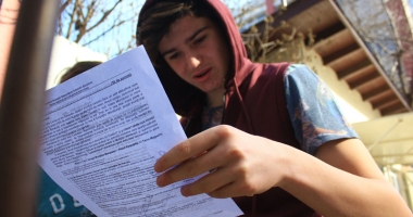 Stire din Cultură-Educație : Evaluare națională 2017. Elevii de clasa a VIII-a au terminat școala