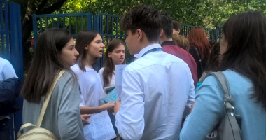 Stire din Cultură-Educație : "Toți luați 10!". Subiecte accesibile la proba la limba română de la Evaluarea Națională
