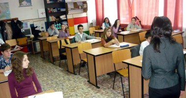 Stire din Cultură-Educație : Cinci elevi au susținut proba cu subiecte de rezervă