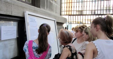 Stire din Cultură-Educație : Acuzații grave după Evaluarea Națională: "Vrem demascarea profesorilor corectori!"