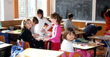 Stire din Cultură-Educație : Elevii constănțeni din mediul rural, evaluați național