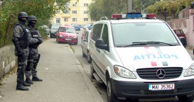 Stire din Eveniment : Descinderi într-un dosar de evaziune fiscală și spălare de bani