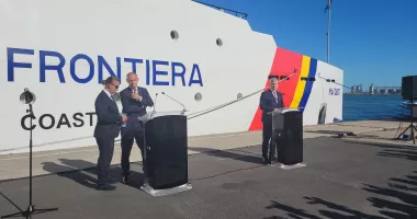 Stire din Eveniment : Miniștrii de Interne ai României și Austriei, declarații comune în Portul Constanța privind securitatea frontierelor