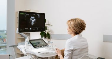Stire din Social : Spectacol umanitar pentru dotarea secţiei Medicină Internă 2 cu un ecograf performant