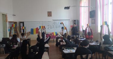 Stire din Cultură-Educație : Ziua Europei, sărbătorită şi de elevii Şcolii nr. 11 Constanţa
