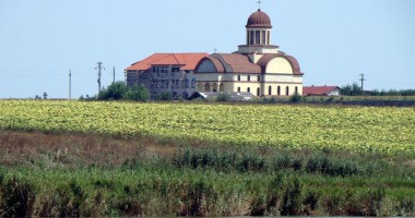 Stire din Cultură-Educație : Eveniment religios deosebit, în localitatea 23 August