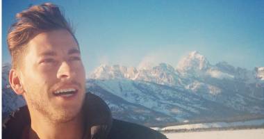 Stire din Actualitate : Cutremur în Nepal / Unul dintre directorii Google, printre victimele din Everest