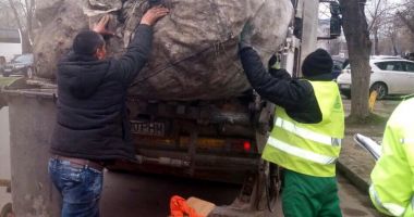 Stire din Eveniment : Cunoașteți persoane care colectează peturi ori deșeuri reciclabile? Alertați autoritățile!