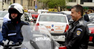 Stire din Eveniment : Examenul pentru obţinerea permisului de conducere s-ar putea schimba