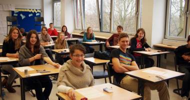 Stire din Cultură-Educație : Se apropie focul examenelor Cambridge la Liceul "Călinescu"