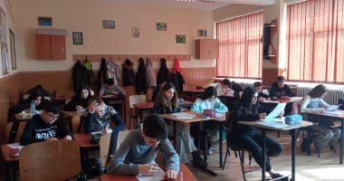 Stire din Cultură-Educație : Au început înscrierile pentru probele de competențe din cadrul examenului de bacalaureat 2025