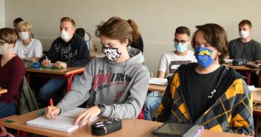 Stire din Cultură-Educație : Examen de certificare a calificării profesionale, pentru şcolile postliceale