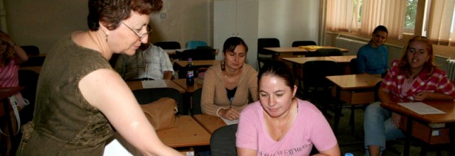 Stire din Cultură-Educație : 2.100 de posturi vor fi scoase la titularizare