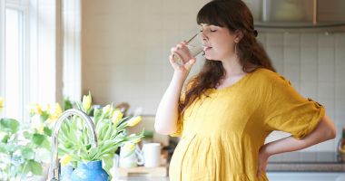 Excesul de vitamina C poate provoca nașterea prematură