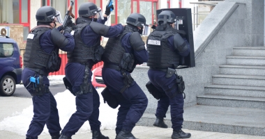 Procuror constănțean, luat ostatic pe acoperișul Parchetului! Trupele antitero au intervenit cu succes - 12