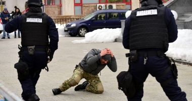 Procuror constănțean, luat ostatic pe acoperișul Parchetului! Trupele antitero au intervenit cu succes - 14