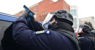Procuror constănțean, luat ostatic pe acoperișul Parchetului! Trupele antitero au intervenit cu succes - 9