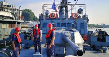 Stire din Eveniment : Exercițiu militar pe Dunăre, cu două monitoare și o vedetă blindată