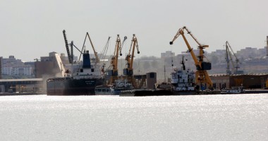 Stire din Politică-Administrație : "Există discuții pentru trecerea a 33% din Portul Constanța la Primărie"