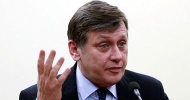 Stire din Politică-Administrație : Crin Antonescu:  "Există posibilități teoretice să nu candidez la prezidențiale"