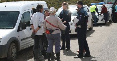 Exploatarea românilor plecați la muncă în Spania, verificată de polițiști - 3