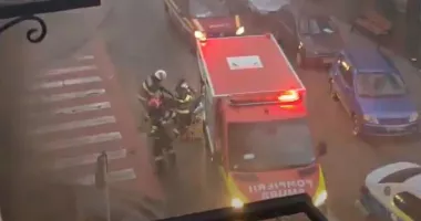 Stire din Eveniment : Explozie puternică, urmată de un incendiu, într-un bloc. Mai multe victime au fost duse la spital