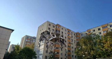 Stire din Eveniment : UPDATE Explozie puternică într-un bloc de pe Calea Rahovei. Sunt trei morți și mai mulți răniți. Fațada unui alt bloc afectată
