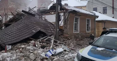 Stire din Eveniment : Deflagrație la sediul Poliției, provocată de o acumulare de gaze. Trei angajați MAI au fost răniți
