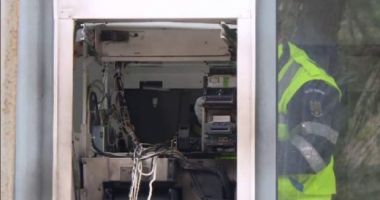 Stire din Eveniment : Bărbatul care a jefuit bancomatul unei bănci, după ce l-a aruncat în aer, prins după două luni