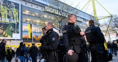 Stire din Actualitate : Autocarul Borussiei Dortmund,  ținta unei explozii puternice!  Ultimele detalii: o scrisoare misterioasă
