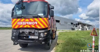 Stire din Eveniment : Explozie puternică într-o hală. Zeci de oameni s-au autoevacuat în panică