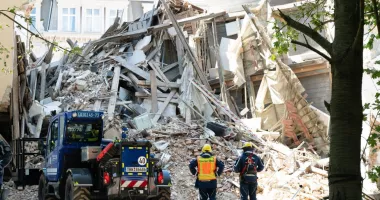 Stire din Eveniment : O tânără din Cernavodă a murit în explozia care a zguduit Germania! Verișoara ei este încă dispărută