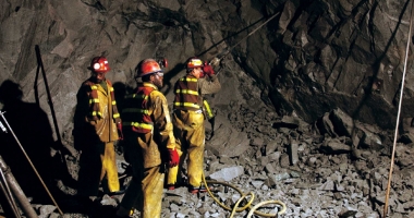 Stire din Actualitate : Explozii în două mine de cărbune, soldate cu moartea a peste 50 de persoane