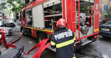 Stire din Eveniment : Explozie puternică într-un bloc din Râmnicu Sărat. 50 de persoane s-au autoevacuat
