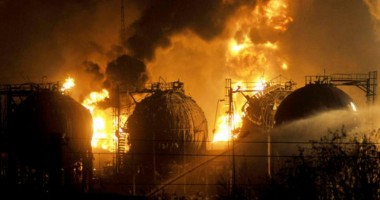 Stire din Actualitate : EXPLOZIE PUTERNICĂ la o uzină de produse chimice din nordul Germaniei