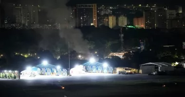Stire din Actualitate : Explozii în Caracas lângă o bază militară. Maduro acuză SUA și declară stare de urgență
