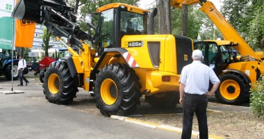 Stire din Economie : Mâine începe Expoagroutil 2012