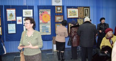 Stire din Cultură-Educație : Porția de artă. 30 de artiști plastici expun la Muzeul Marinei Române